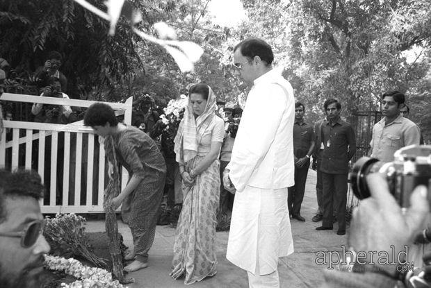 Sonia Gandhi Rare & Unseen Photos