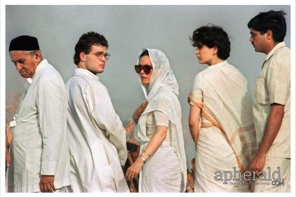 Sonia Gandhi Rare & Unseen Photos