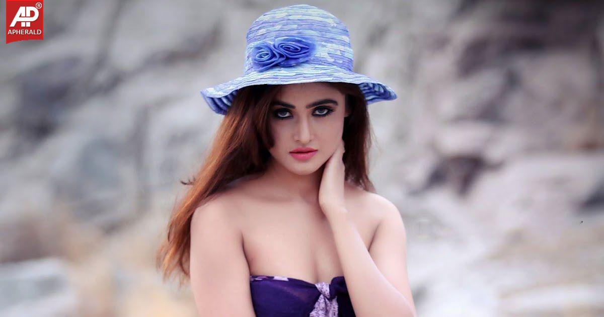 Sony Charishta Sexy Images