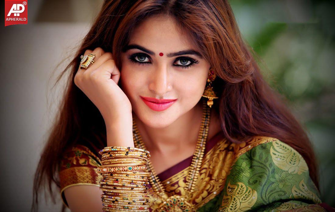 Sony Charishta Sexy Images