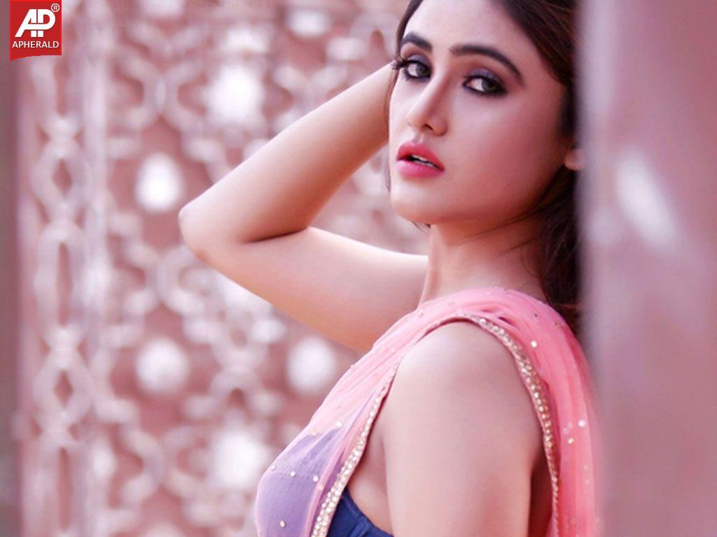 Sony Charishta Sexy Images