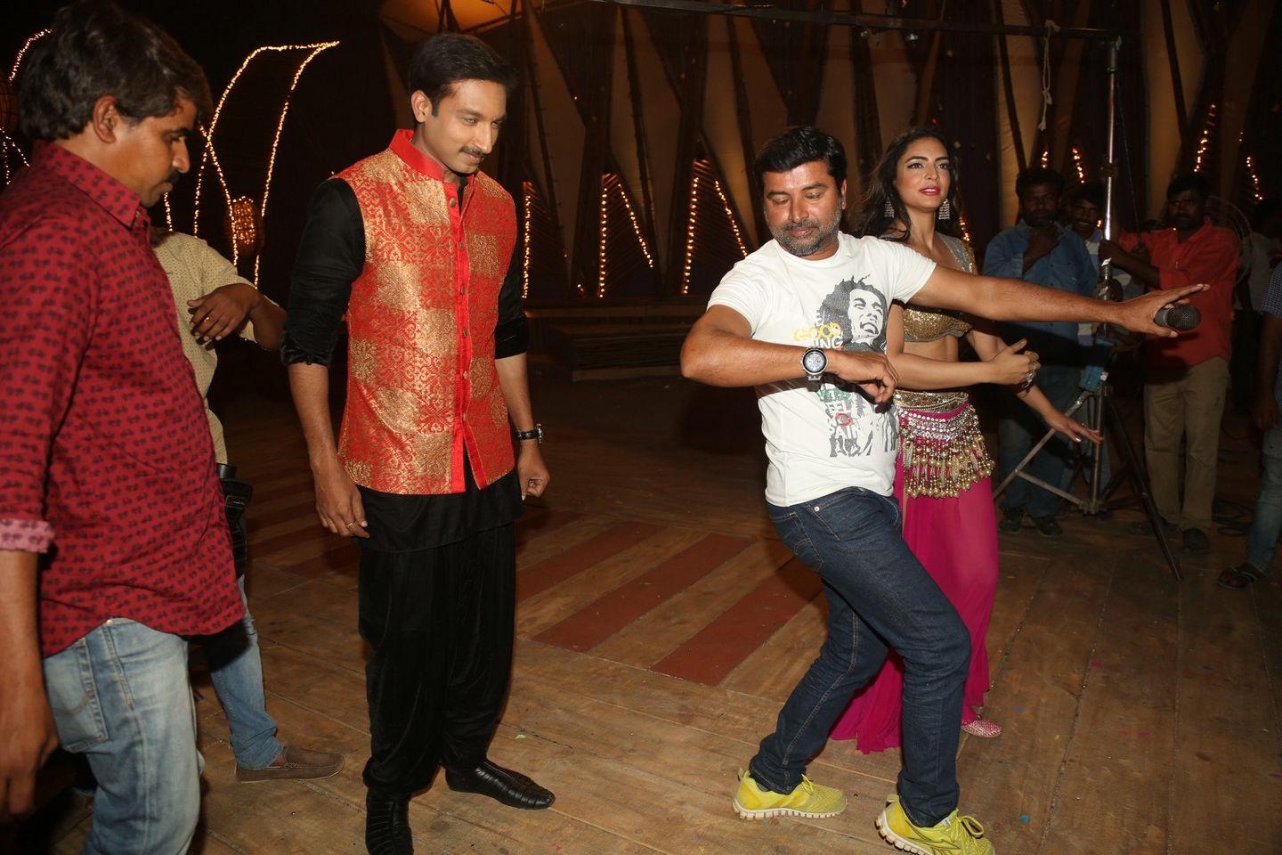 Soukhyam Item Song Working Photos