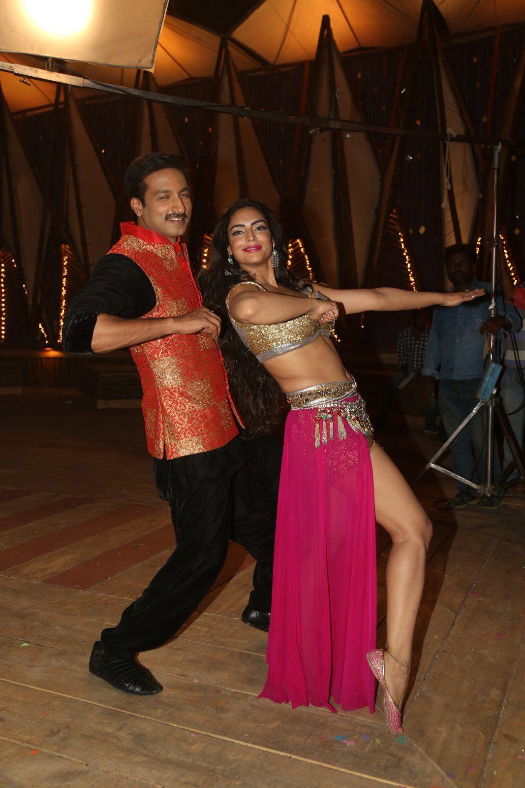 Soukhyam Item Song Working Photos