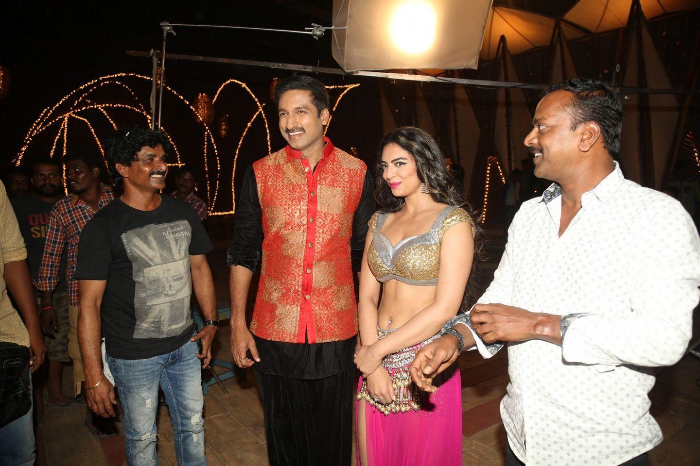 Soukhyam Item Song Working Photos