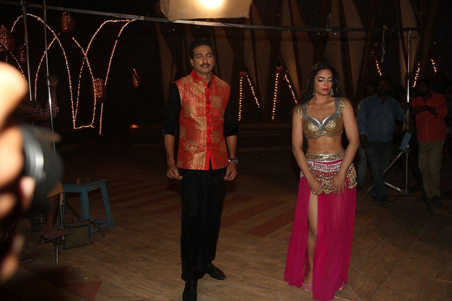 Soukhyam Item Song Working Photos