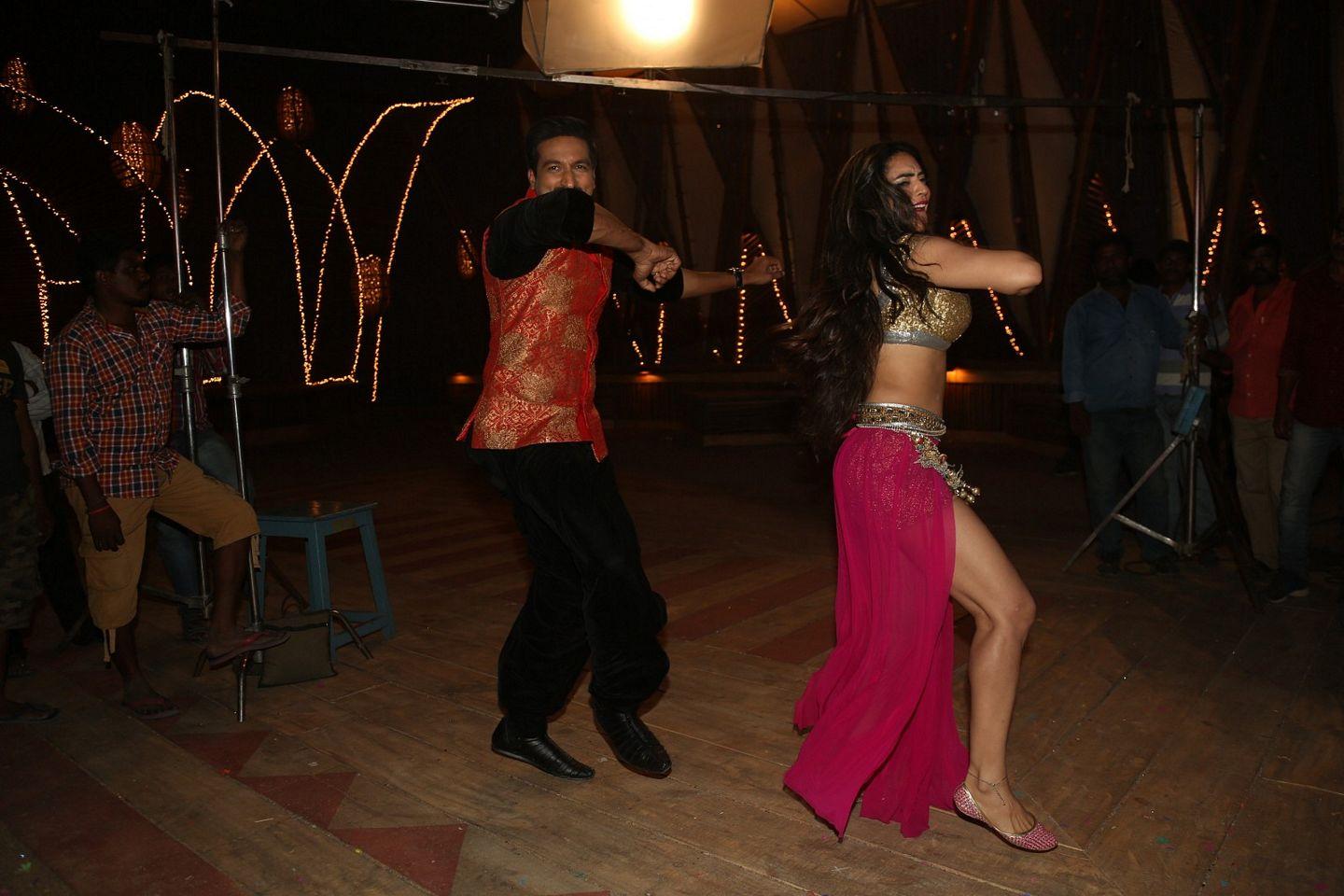 Soukhyam Item Song Working Photos