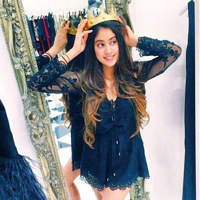 Sridevi’s Daughter Jhanvi Kapoor's PICS goes viral on social media