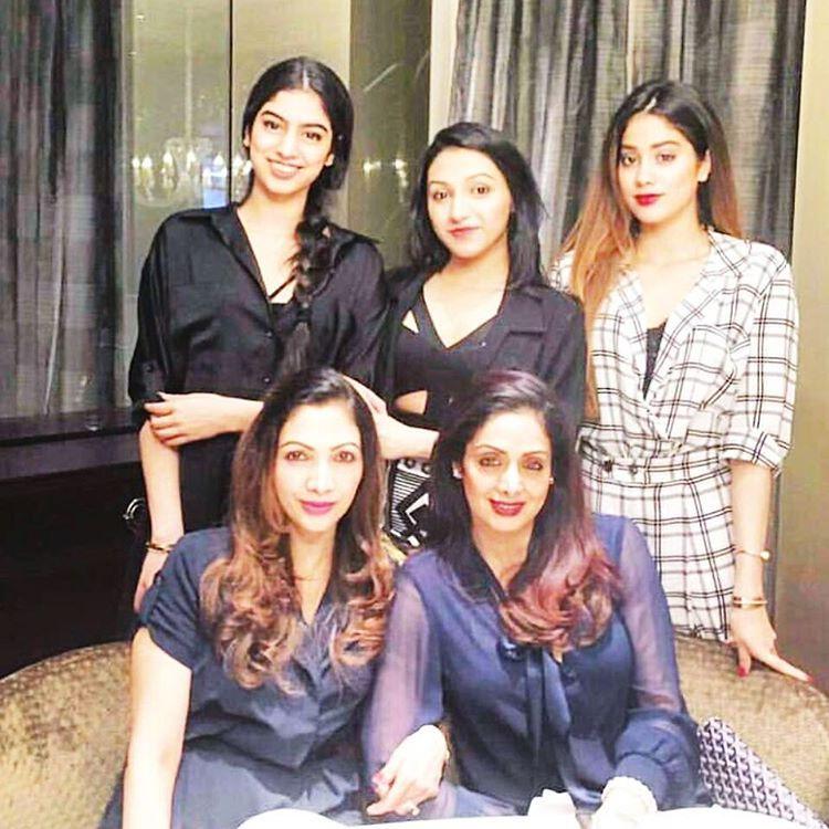 Sridevi’s Daughter Jhanvi Kapoor's PICS goes viral on social media