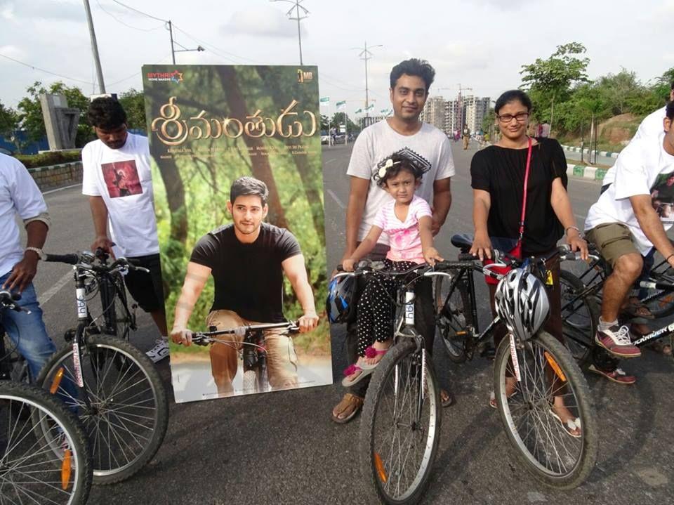 Srimanthudu Fans Hungama Photos