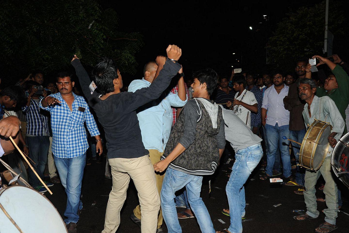 Srimanthudu Hungama in Kukatpally