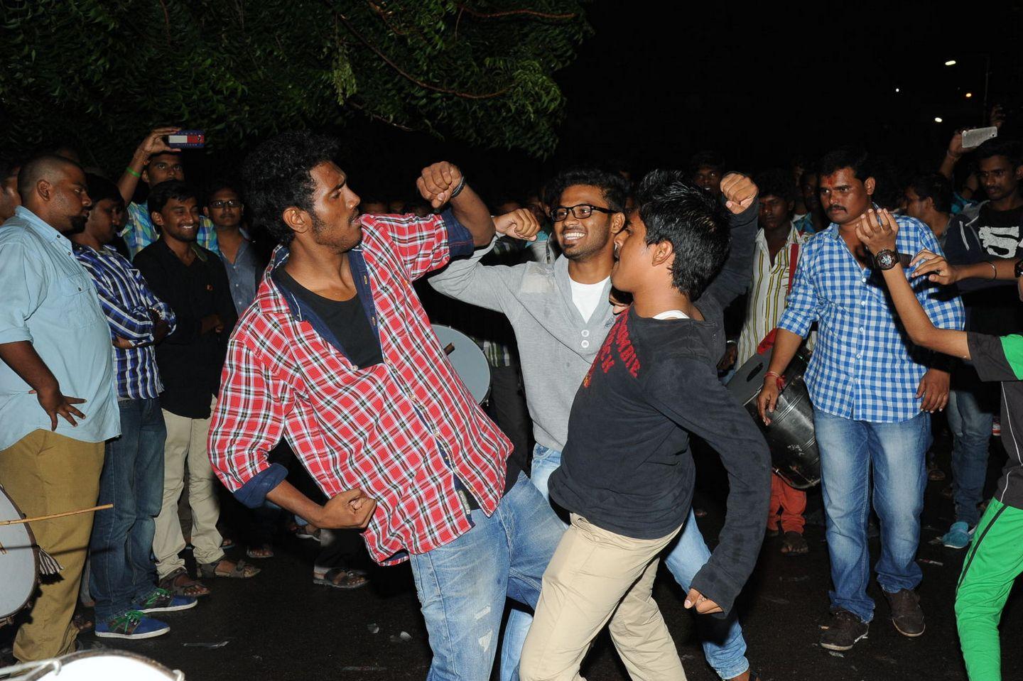 Srimanthudu Hungama in Kukatpally