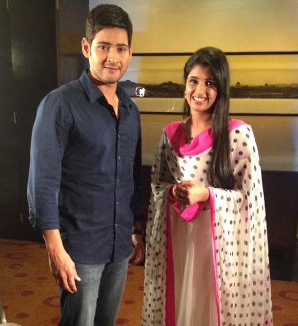 Srimanthudu Promotions Selfies Pics