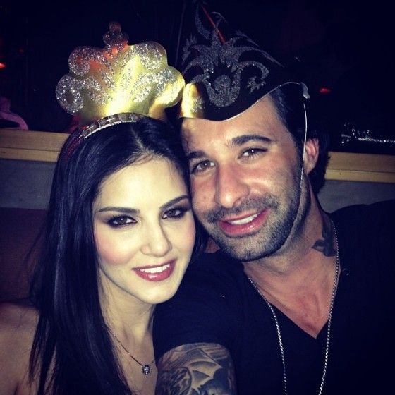 Sunny Leone Cute Dovey Selfies Pics