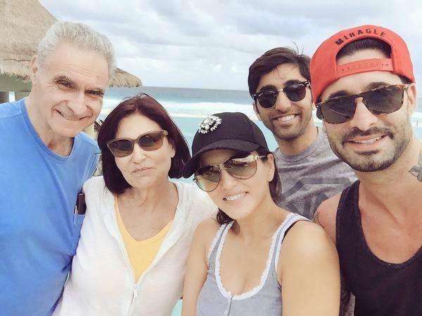 Sunny Leone enjoying Holiday Trip Photos