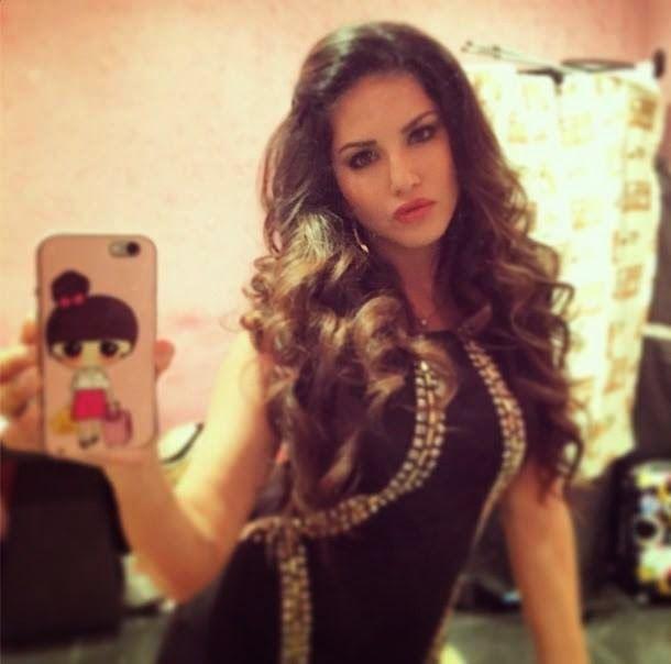 Sunny Leone enjoying Holiday Trip Photos