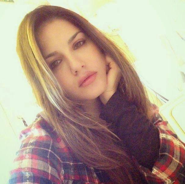 Sunny Leone enjoying Holiday Trip Photos