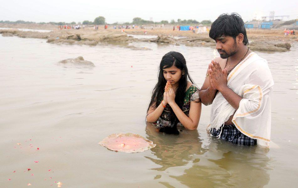 Telangana Pushkaralu 2nd day Photos