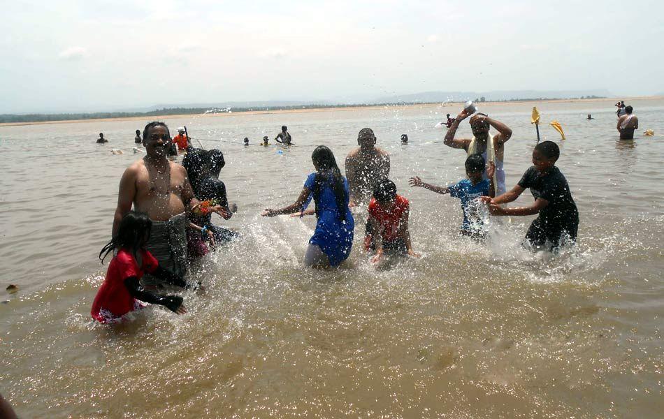 Telangana Pushkaralu 4th day Photos