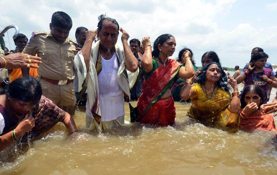 Telangana Pushkaralu 4th day Photos