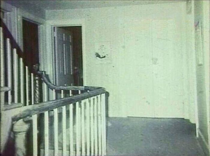 Terrifying Ghost Stills Captured on Cameras