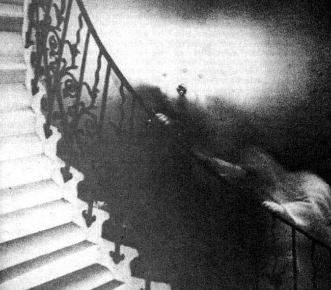 Terrifying Ghost Stills Captured on Cameras