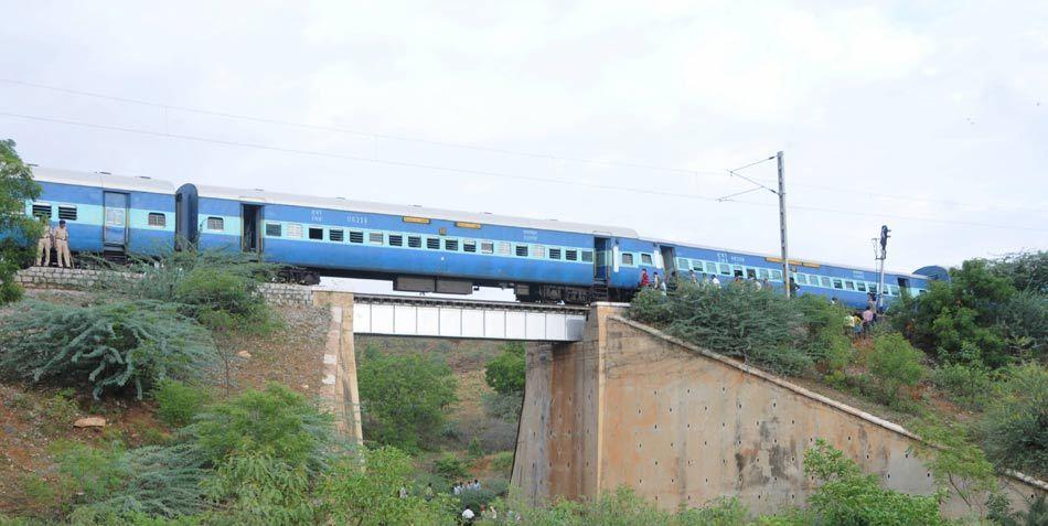 Train Accident in Ananthapuram Photos