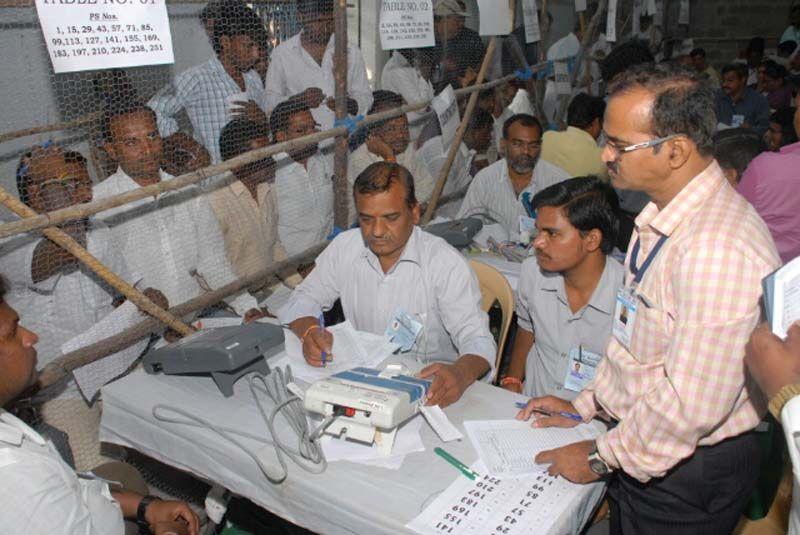 TRS Leaders Celebrates Warangal By Poll Victory Photos