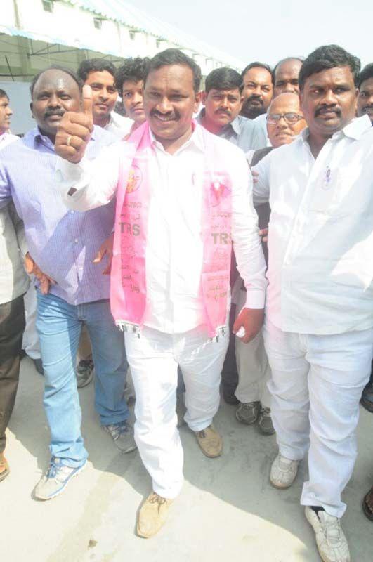 TRS Leaders Celebrates Warangal By Poll Victory Photos