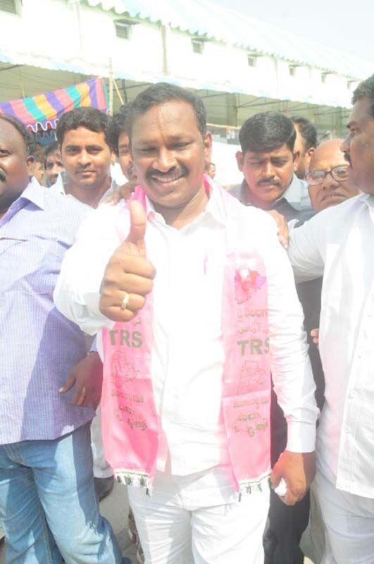 TRS Leaders Celebrates Warangal By Poll Victory Photos