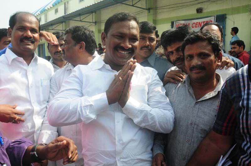 TRS Leaders Celebrates Warangal By Poll Victory Photos