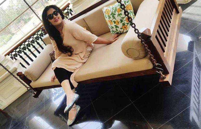 Side Actress Priya Spicy Photo Stills