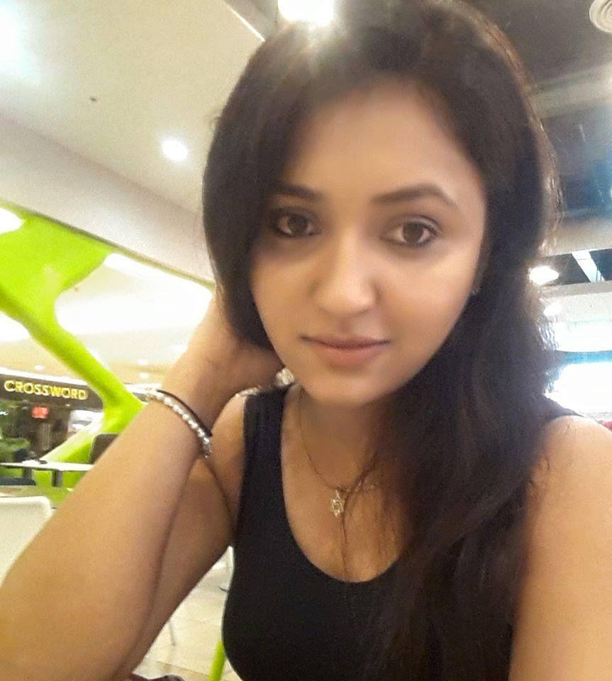 Tv Anchor Sarayu Rare & UNseen Photos