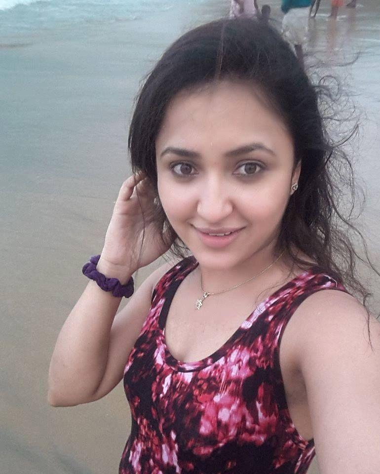 Tv Anchor Sarayu Rare & UNseen Photos