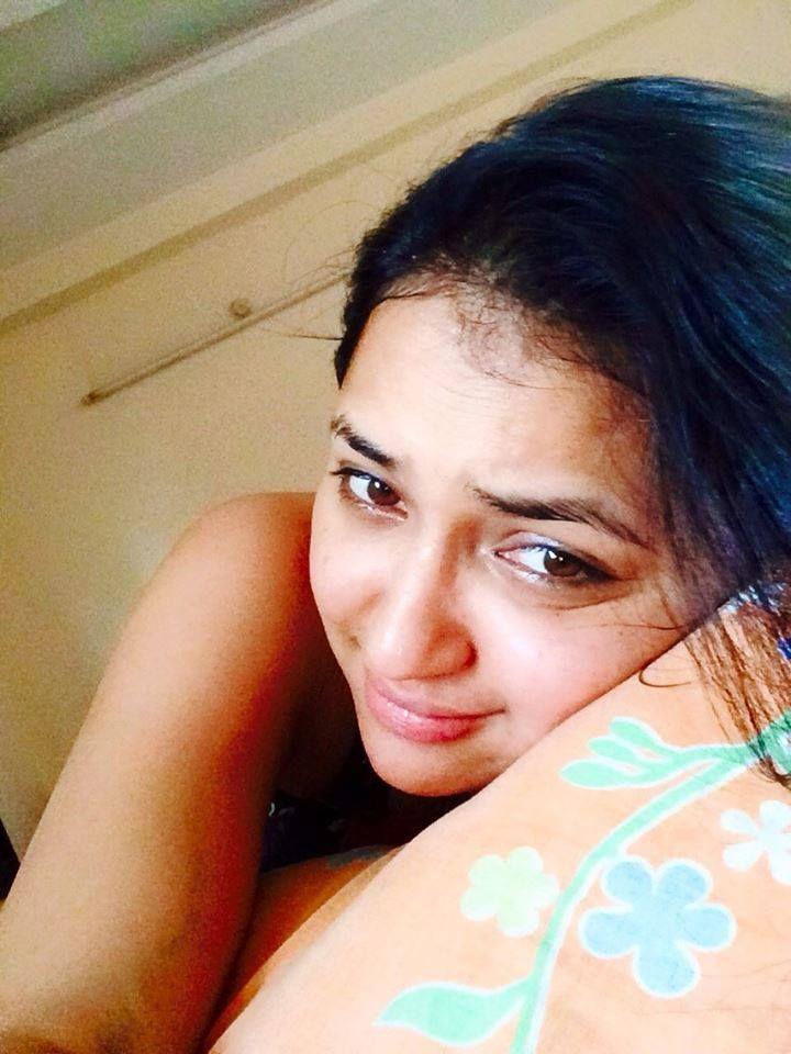 Tv Anchor Sarayu Rare & UNseen Photos