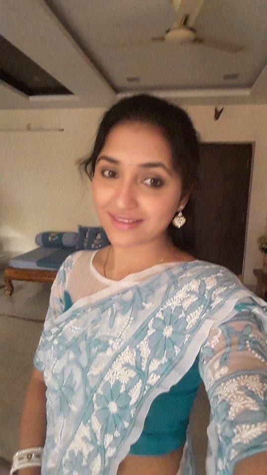 Tv Anchor Sarayu Rare & UNseen Photos