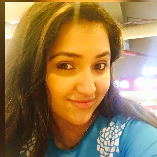 Tv Anchor Sarayu Rare & UNseen Photos