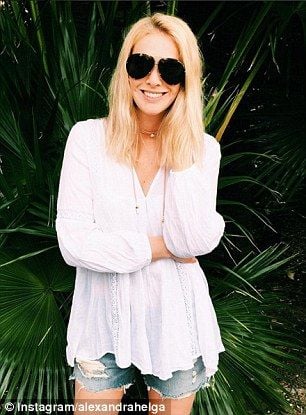 Unseened Wives and girlfriends gearing cheer summer Photos