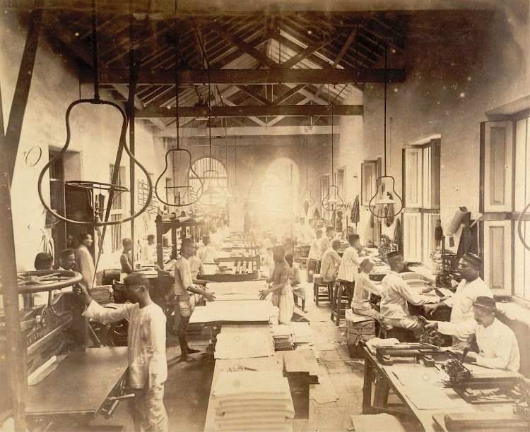 15 Vintage Photographs Of The Times Of India Office From The 19th Century