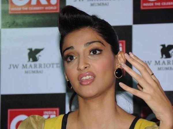 Weird Expressions of Famous Bollywood Celebrities