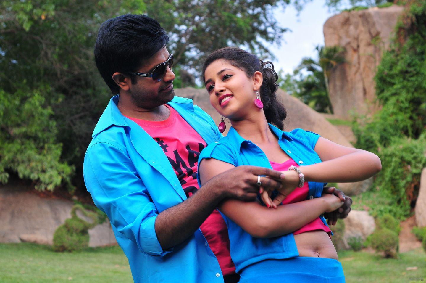 Yeluka Majaka Movie stills