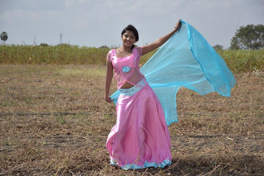 Yookkiyan Varan Sombai Thooki Ulla Vai Movie Stills