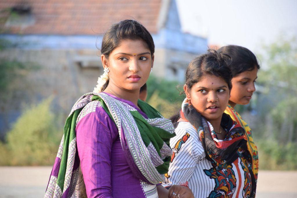 Yookkiyan Varan Sombai Thooki Ulla Vai Movie Stills