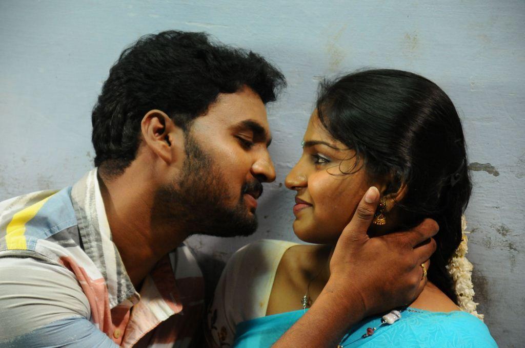 Yookkiyan Varan Sombai Thooki Ulla Vai Movie Stills