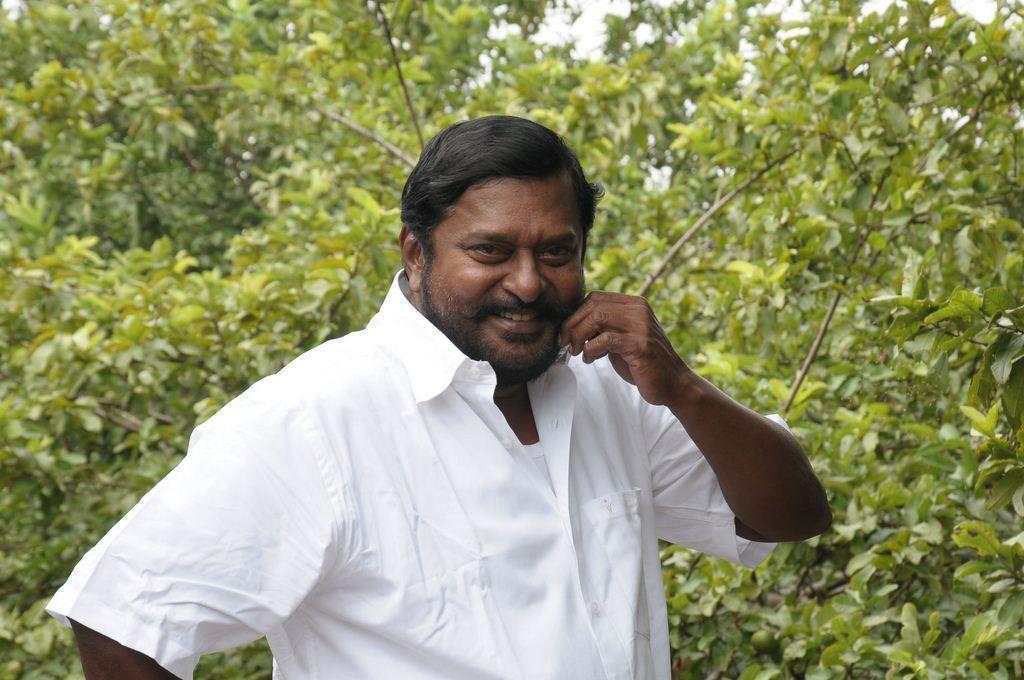 Yookkiyan Varan Sombai Thooki Ulla Vai Movie Stills