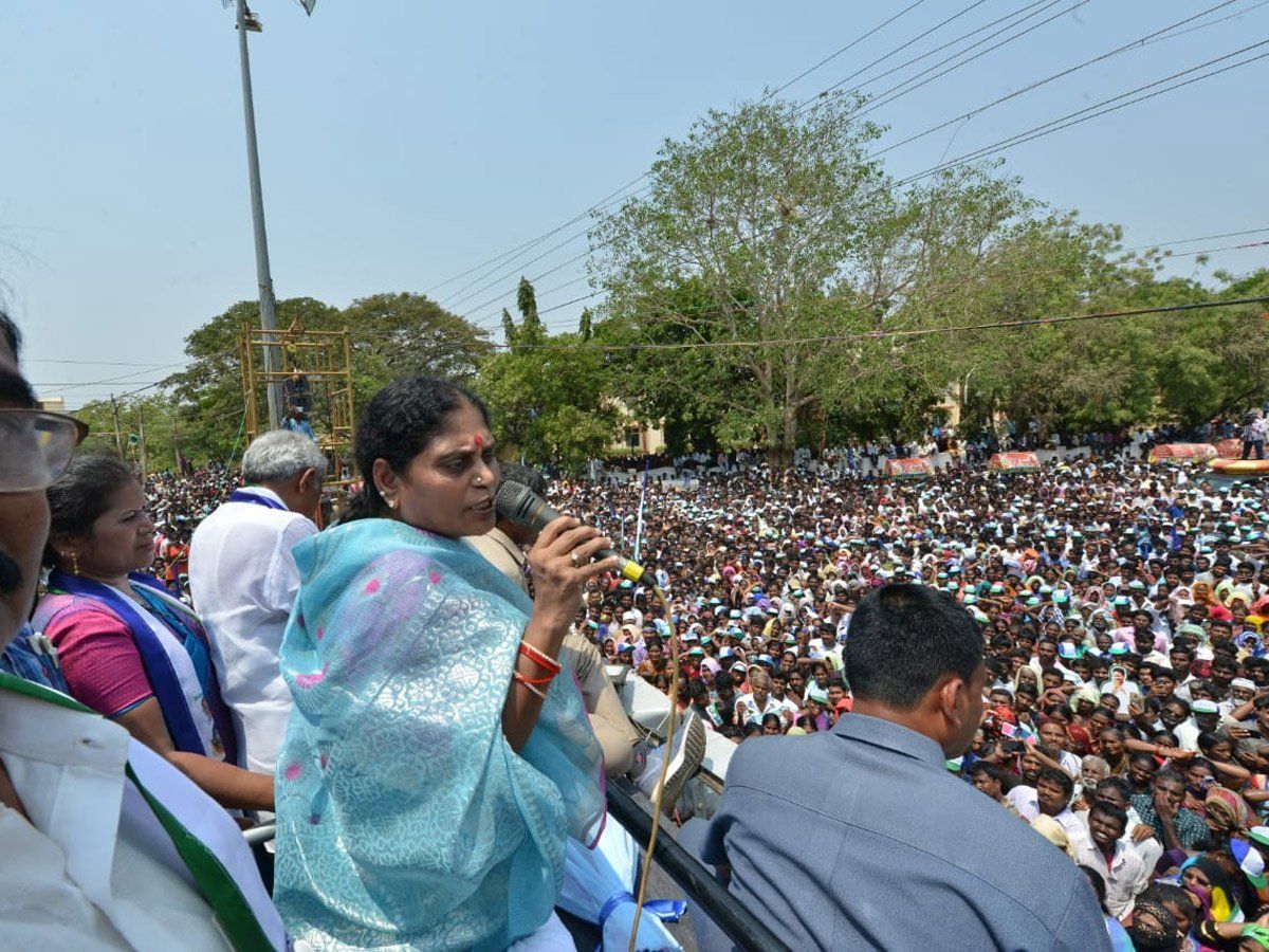 YS Vijayamma in the Kandukur Campaign Photos