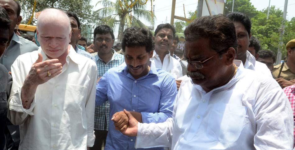 Ys Jagan at Godavari Maha Pushkaram Photos