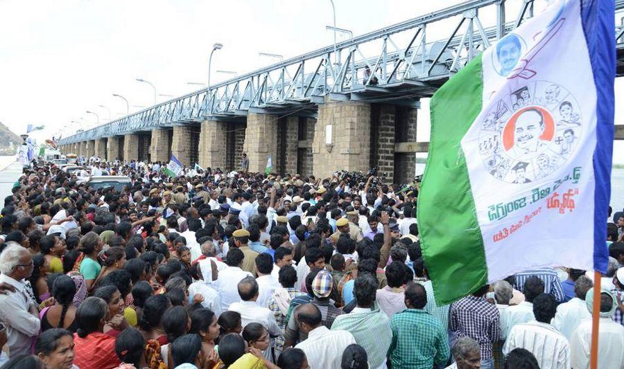 YS Jagan Bus Yatra Photos