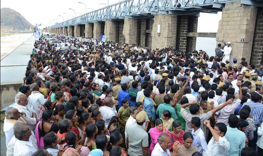 YS Jagan Bus Yatra Photos