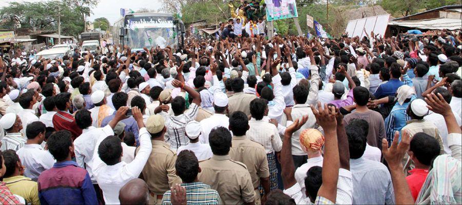 YS Jagan Bus Yatra Photos