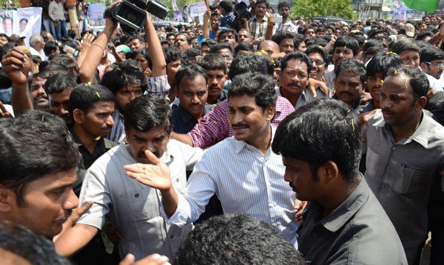 YS Jagan Bus Yatra Photos